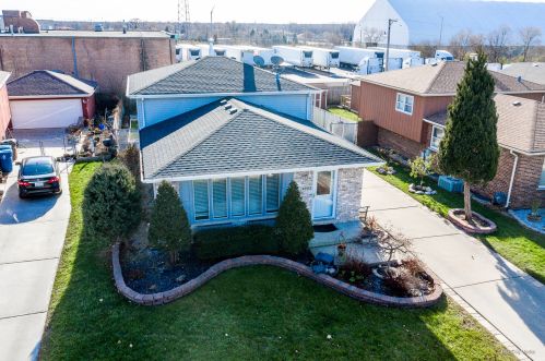 4905 124 St, Chicago IL 60628-7240 exterior