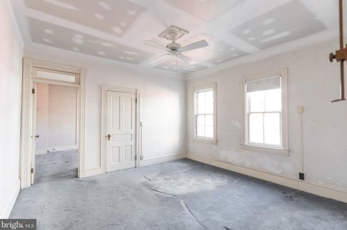 136 Pearl St, Lancaster PA 17603-3233 exterior