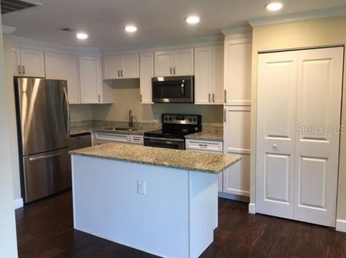 13684 Orange Sunset Dr, Tampa, FL 33618-3332