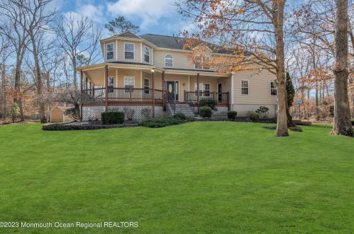 246 Veterans Hwy, Jackson Twp NJ  08527-4525 exterior