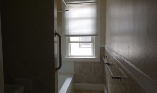 71 Hl St, West Springfield MA 01089-3416 exterior