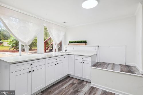 5117 Mount Vernon Memorial Hwy, Alexandria VA  22309-3319 exterior