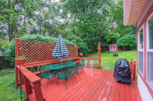 34 Summit Rd, Sparta NJ  07871-1411 exterior