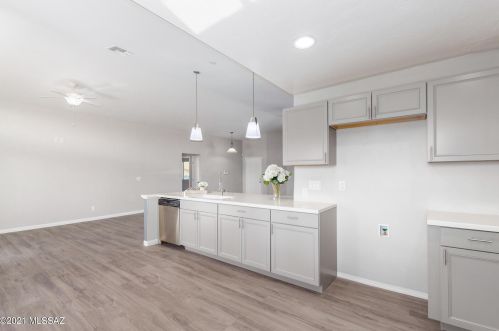 1841 Arroyo Vista Dr, Tucson AZ 85718-5429 exterior