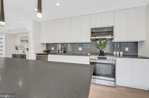 6107 Benalder Dr, Bethesda MD  20816-1007 exterior