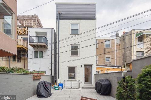 642 Carpenter St, Philadelphia PA  19147-2908 exterior