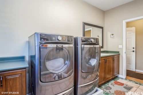 10664 Trailridge Cir, Sandy UT 84092-4758 exterior