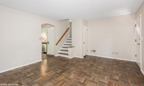 221 Vallette St, Elmhurst IL  60126-4066 exterior