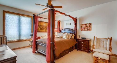 7817 Vly Hl Rd, Bull Valley IL 60098-7885 exterior