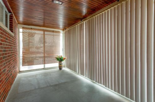 2186 Chesterland Ave, Cleveland OH 44107-6145 exterior