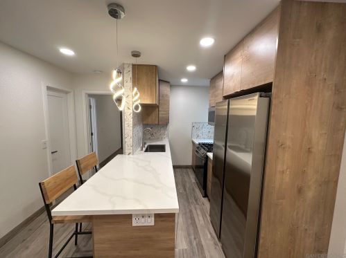 2025 Garnet Ave, San Diego CA 92109-3525 exterior