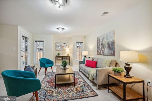 7433 Dunnington Pl, Alexandria VA  22315-5248 exterior