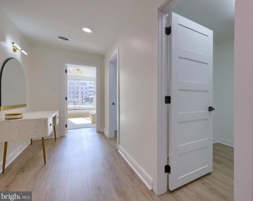 18 Walnut St, Lancaster PA  17602-4924 exterior