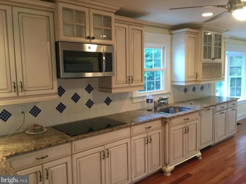 25 Beauvoir Ct, Rockville MD  20855-1250 exterior