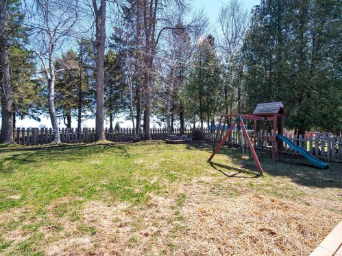 1721 Lilac Dr, Manitowoc WI 54220-6703 exterior