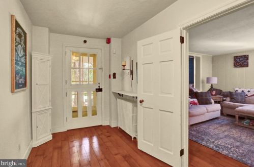 886 Vaughn Rd, Pottstown PA exterior