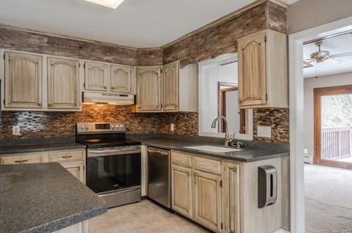 77 Moss Ave, Seymour CT 06483-3509 exterior