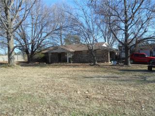 9268 Amy Dr, Springdale, AR 72762-8188