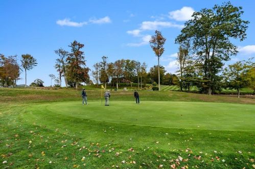 90 Greenview Dr, Concord, NH 03307-1146