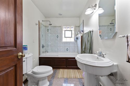 3001 Chestnut Dr, Bull Valley IL 60097-9399 exterior