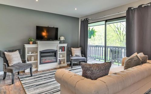 209 Thornberry Dr, Pittsburgh PA 15237-3349 exterior