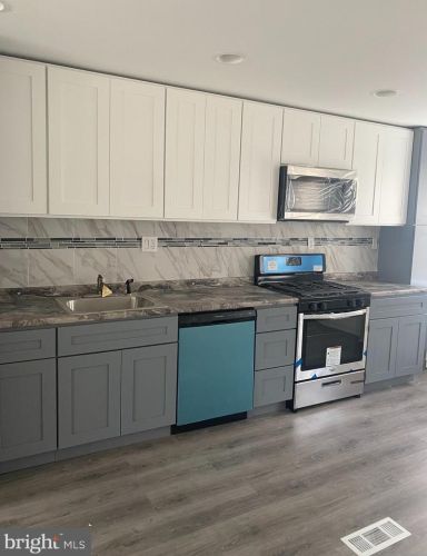 511 Godfrey Ave, Philadelphia PA 19126-3833 exterior