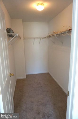 21 Fallview Ct, Trenton NJ 08690-3216 exterior