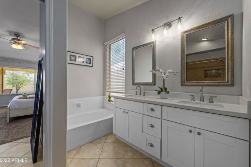 14821 42nd St, Phoenix AZ 85050-3377 exterior