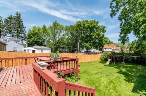 813 Leith Ave, Waukegan IL 60085-2545 exterior