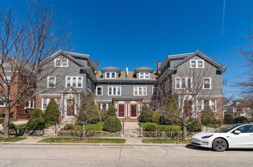 172 Irving Ave, Providence RI 02906-5407 exterior