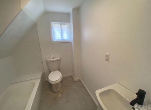 24 Joyce Kilmer Ave, New Brunswick NJ  08901-1950 exterior