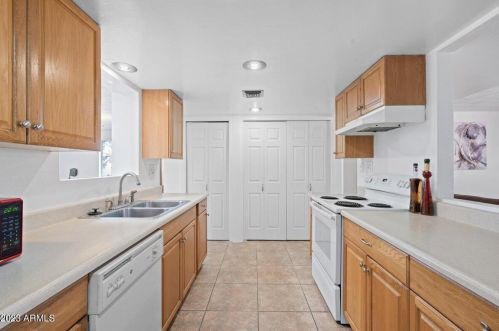 6628 19 St, Phoenix AZ 85022-5011 exterior