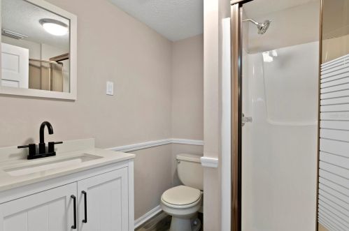 708 Grand Cir, Tampa FL  33617-7844 exterior