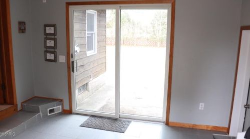 3821 Ellen St, Meskegon MI 49444-4067 exterior