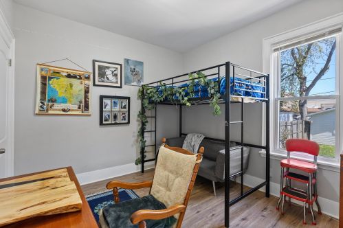 3232 Booth St, Milwaukee WI  53212-2136 exterior