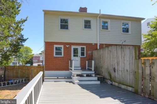 6916 Westhampton Dr, Alexandria VA 22307-1528 exterior