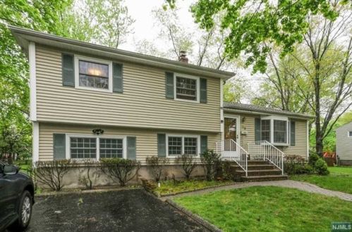 23 Asmus Rd, Closter NJ  07624-1301 exterior