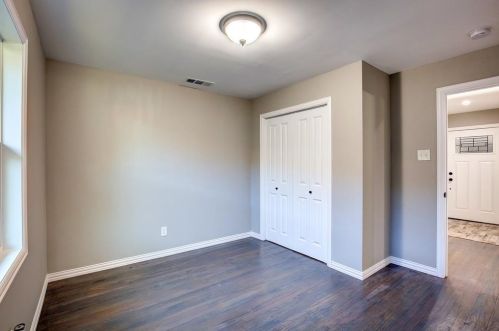 1426 Gillette St, Dallas TX 75217-1210 exterior