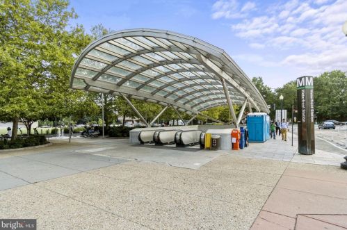 1311 Delaware Ave, Washington DC  20024-3930 exterior