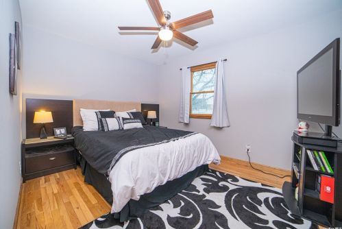 1 Gaulton Dr, Babylon NY 11703-2315 exterior