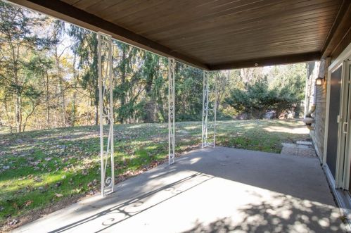 403 Sangree Rd, Pittsburgh PA  15237-3730 exterior