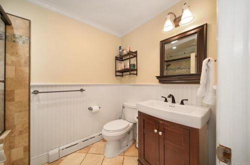 148 Norwalk Rd, Norwalk CT 06850-4406 exterior