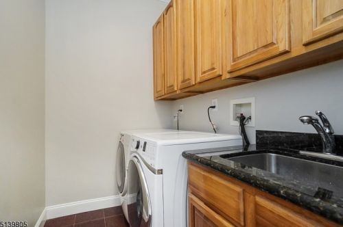 47 Hillside Ave, Berkeley Heights NJ 07922-1708 exterior