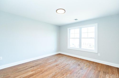 20 Linden Ave, Edison NJ 08817-3208 exterior