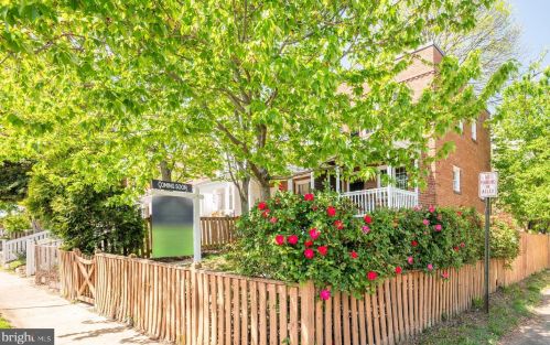 258 Lynhaven Dr, Alexandria, VA 22305-3107