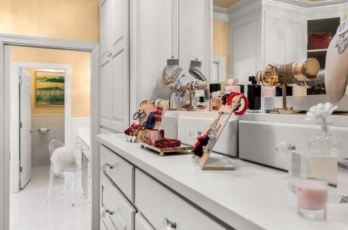 1647 Riverside Dr, Gainesville GA 30501-1837 exterior