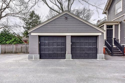 275 Angell St, Providence RI 02906-2122 exterior