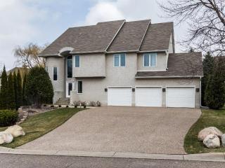 2427 Emerald Trl, Hopkins MN  55305-1910 exterior