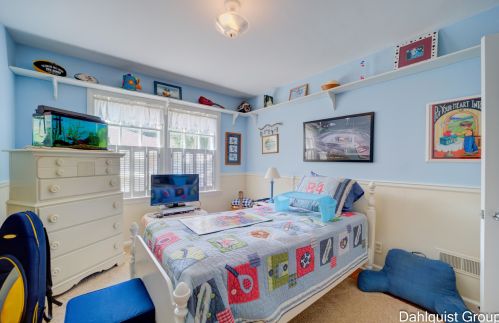 806 Moulton Ave, Meskegon MI 49445-2921 exterior