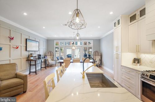 219 Morgan St, Washington DC  20001-1217 exterior